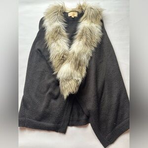 Skies are Blue faux fur grey sweater vest. Size L